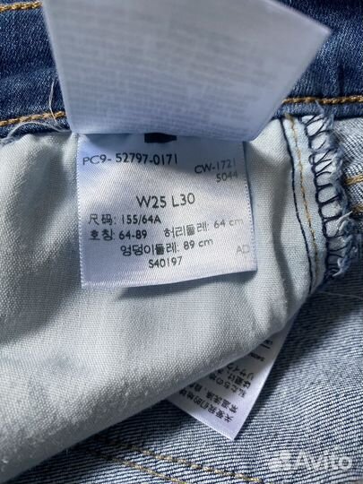 Levis 25/30 джинсы женские