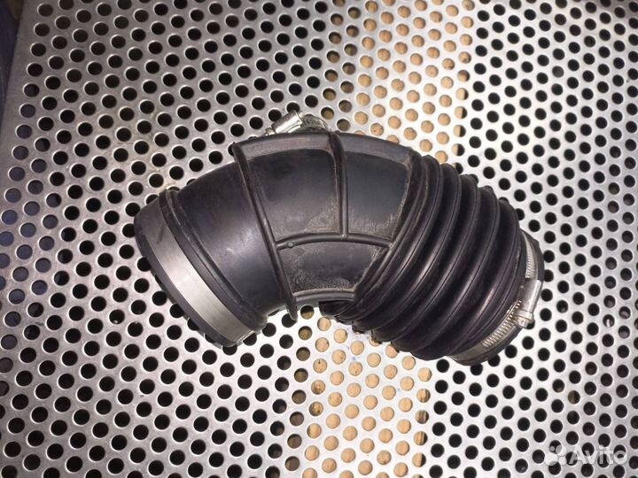 Патрубок чистого воздуха (к турбине) BMW 5 G30/G31