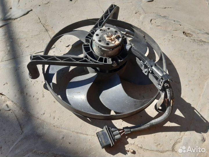 Вентилятор охлаждения радиатора Skoda Octavia A4