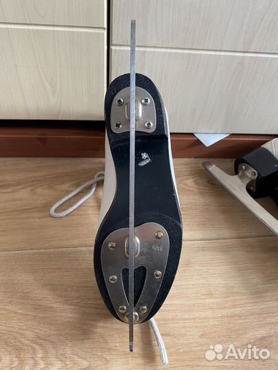 Коньки фигурные ссм