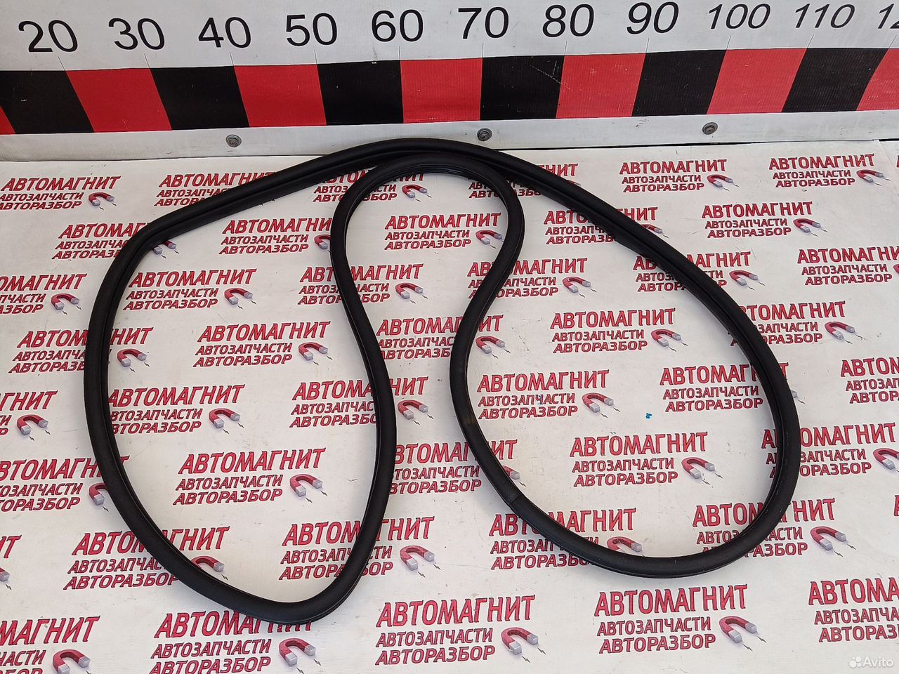 Уплотнитель двери задней левой Хендай ix35