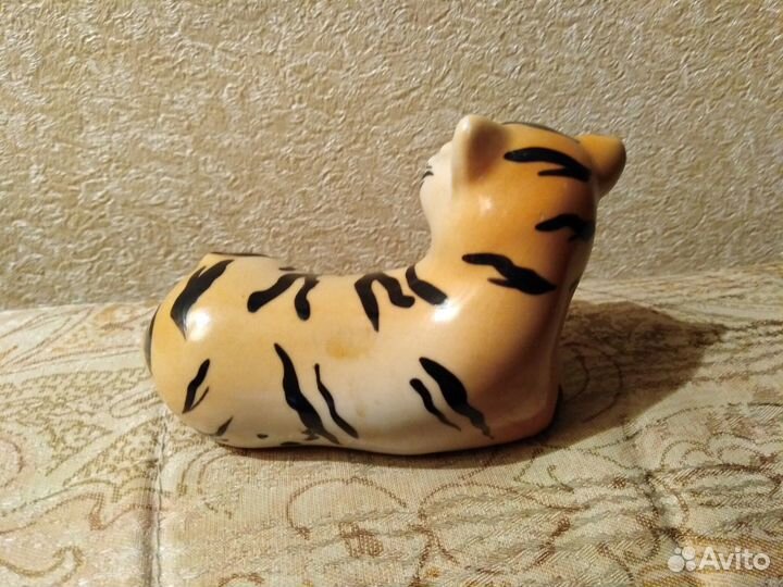 Тигрёнок фарфор Дулево