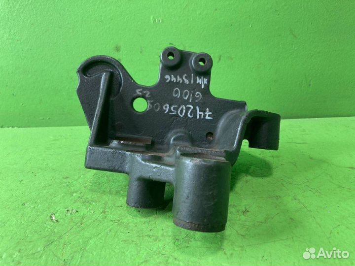 Кронштейн натяжителя ремня RVI premium