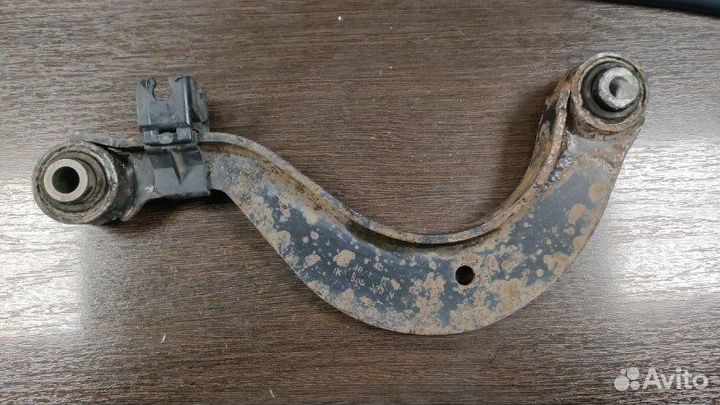 Рычаг подвески верхний задний Skoda Octavia II