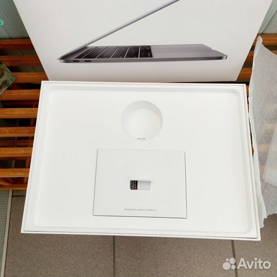 Коробка от MacBook Pro 13 inch