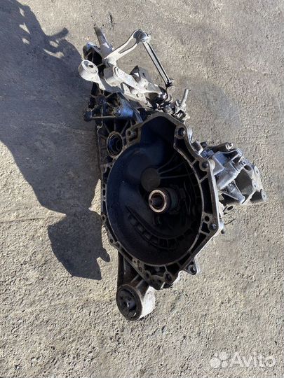 МКПП (механическая коробка переключения передач) O