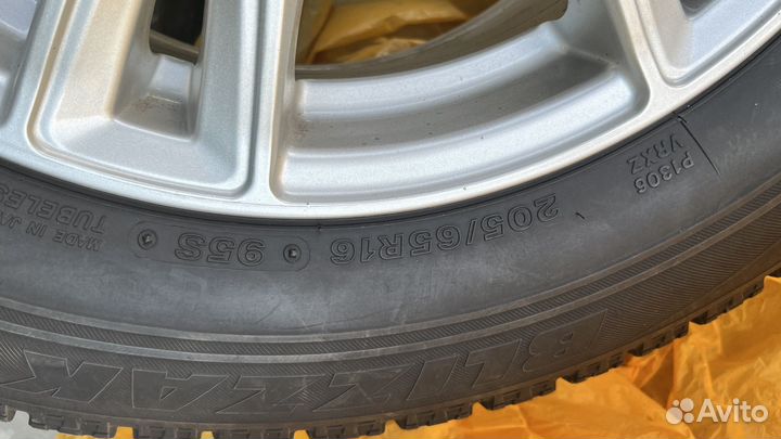 Bridgestone Blizzak VRX 205/65 R16