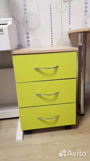 Письменный стол для школьника