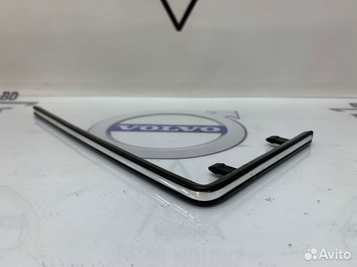 Накладка торпеды водительская сторона Volvo 960