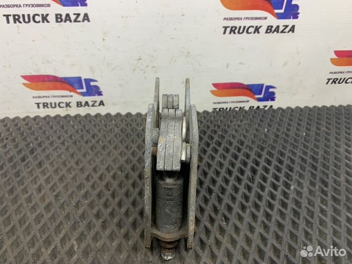 20815665 Замок кабины