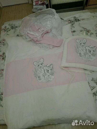 Комплект в детскую кроватку
