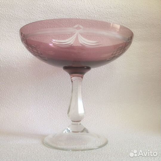 Ваза на высокой ножке цветное стекло СССР