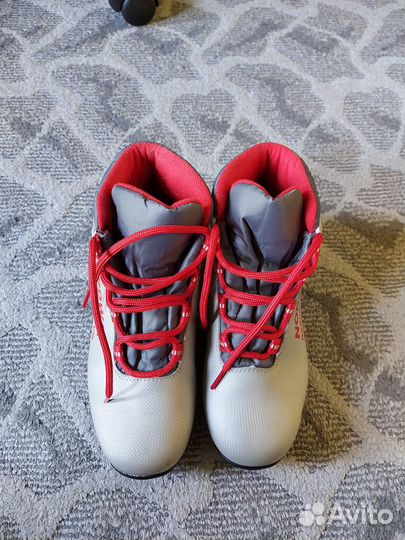 Лыжные ботинки детские 37р