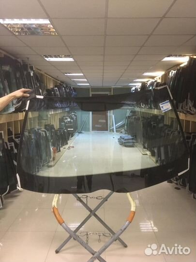 Лобовое стекло на Мерседес 140 w140 C-класса