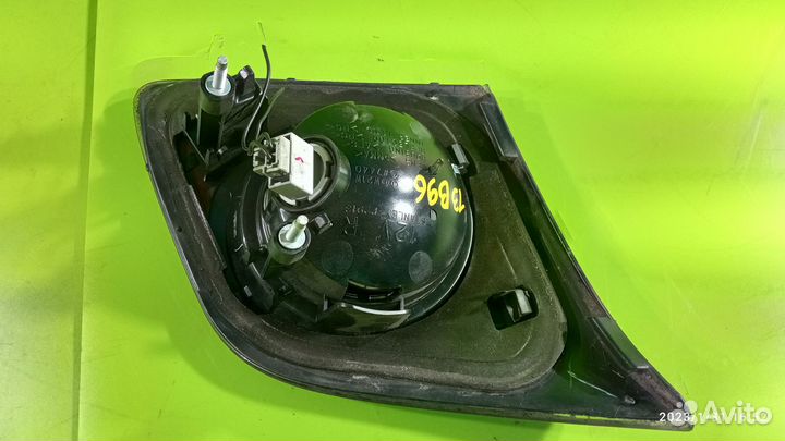 Фонарь внутренний правый для Mazda 3 2003-2009