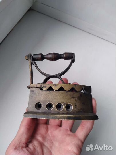 Утюг манжетный