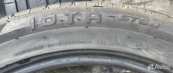 Accelera Iota ST68 275/45 R21