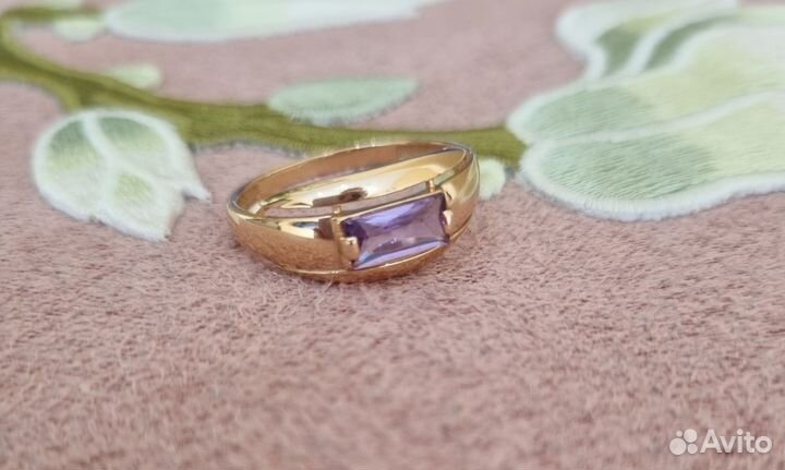 Кольцо золотое с аметистом