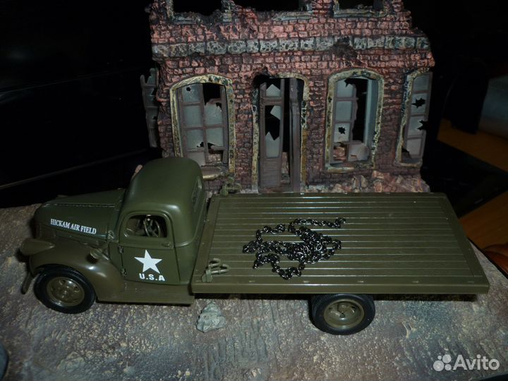 Модель военного автомобиля времен ВОВ Chevrolet
