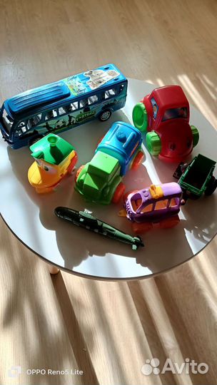 Машинки пластиковые