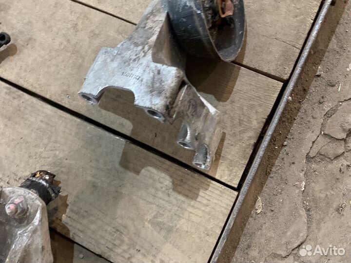 Крепления двигателя 3,8 G6DJ Hyundai Equus 2015г