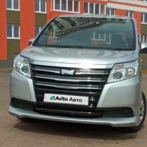 Toyota Noah 2.0 CVT, 2016, 124 000 км, с пробегом, цена 2 150 000 руб.