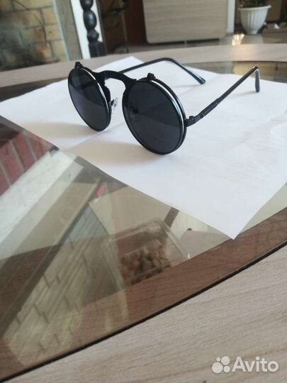 Очки солнцезащитные