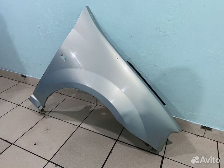 Крыло переднее правое Renault Logan