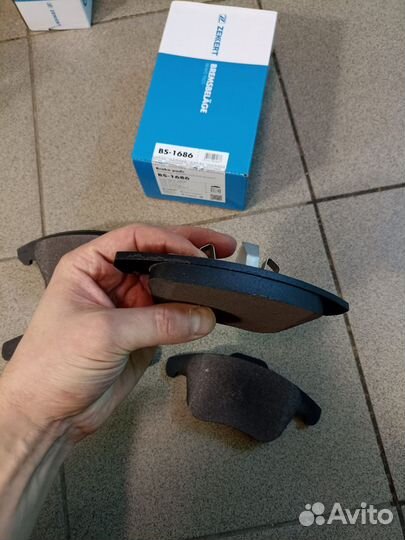 Колодки тормозные передние Citroen C4