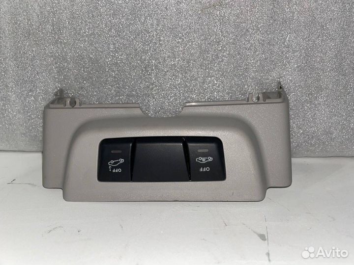 Кнопка аварийной сигнализации Mercedes-Benz W166