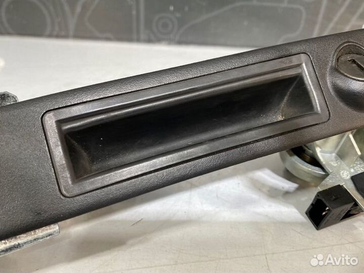 Кнопка открывания багажника Audi A6 C6 BDW 2005