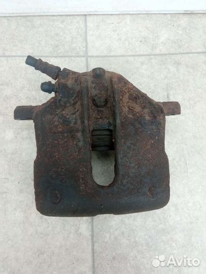 Суппорт тормозной передний правый Renault Espace 3