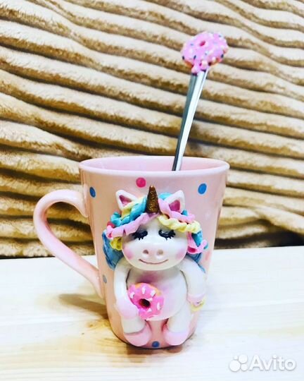 Кружка с декорацией из полимерной глины