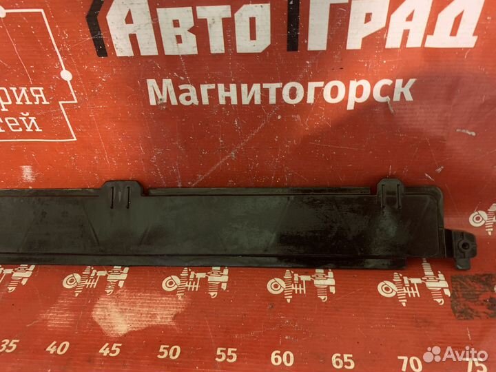 Volkswagen Polo Дефлектор радиатора