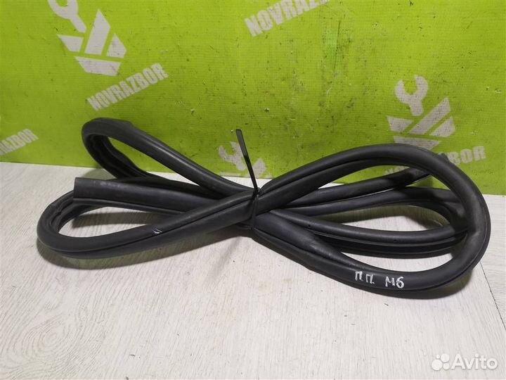 Уплотнитель двери Мазда 6