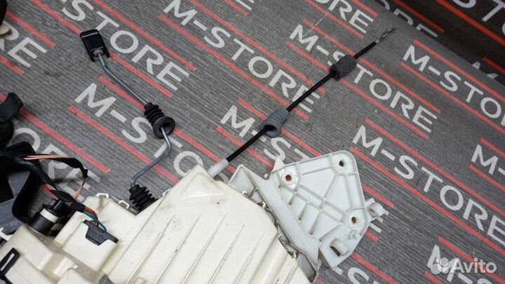 Замок двери задний правый Mercedes-Benz S-Class