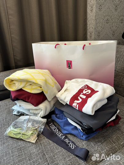Пакет фирменных вещей
