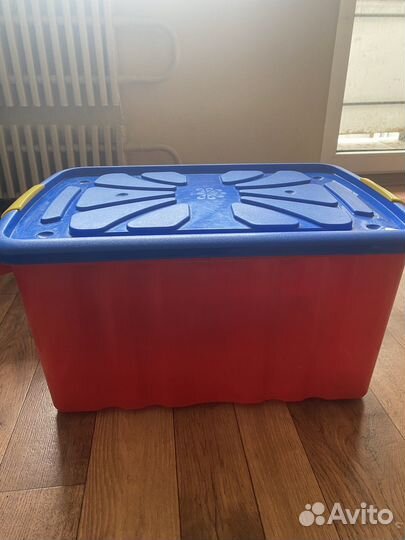 Контейнер пластик для хранения вещей