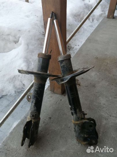 Амортизаторы передние Mitsubishi Outlander 3