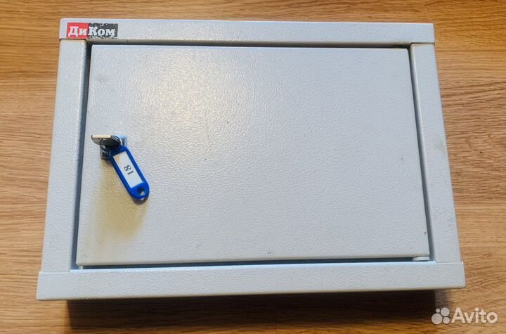 Металлический сварной шкаф для ключей диком