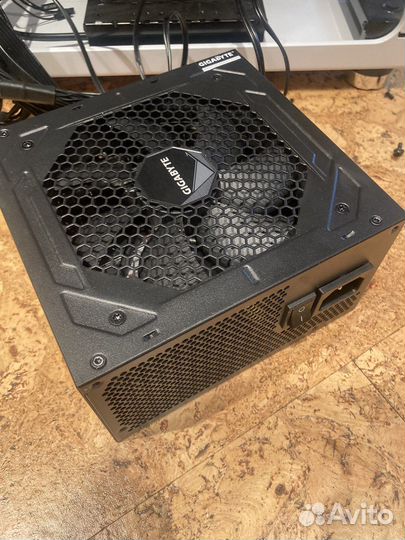 Блок питания gigabyte ud1000gm