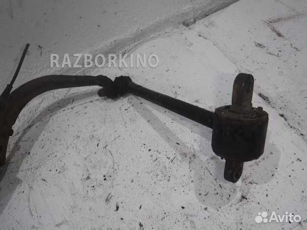 Кулак передний правый