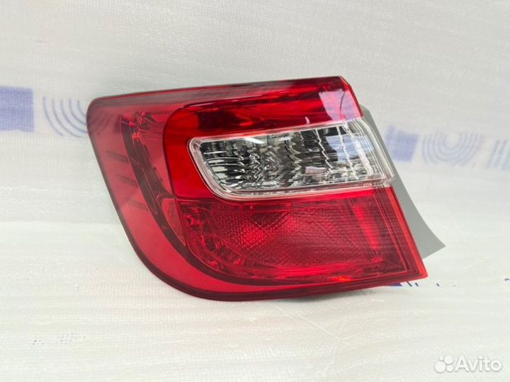 Фонарь наружный задний левый Toyota Camry V50
