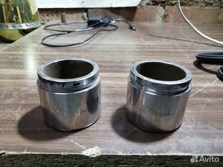 Поршень на передний супорт KIA Спектра. Оригинал