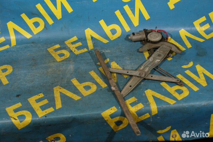 Передний правый стеклоподъемник Suzuki Baleno