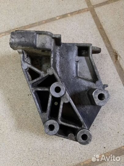 Кронштейн двигателя Renault laguna 1 f3r