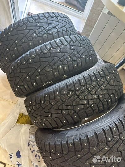 Pirelli Ice Zero 225/55 R17