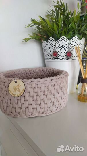 Вязаная корзинка