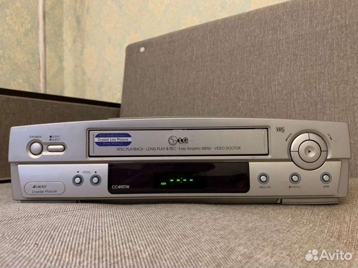 Кассетный видик / видеомагнитофон LG CC490TW