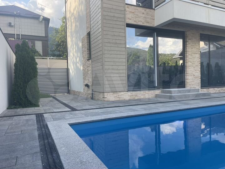 Дом 141 м² на участке 2,3 сот.